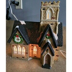 Dickens Keepsake Porcelain Lighted House Church O'Well Novelty Excellent Conditi